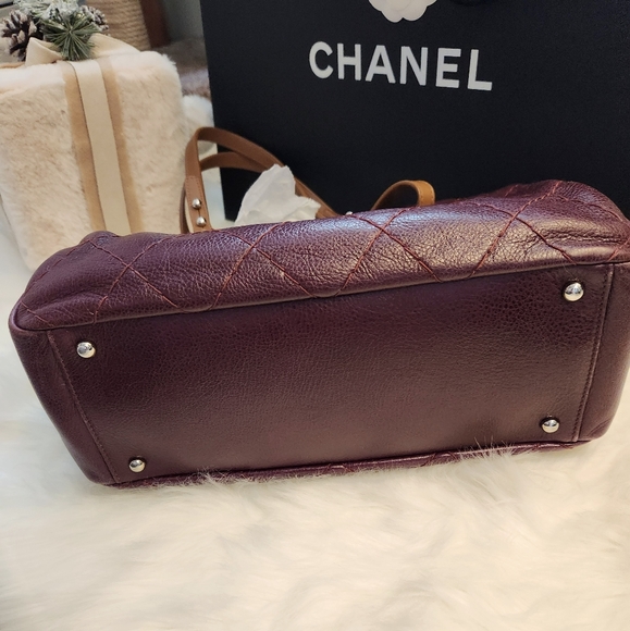 SOLD 💋💋💋11A CHANEL on the Road Shopping Tote - Picture 15 of 15